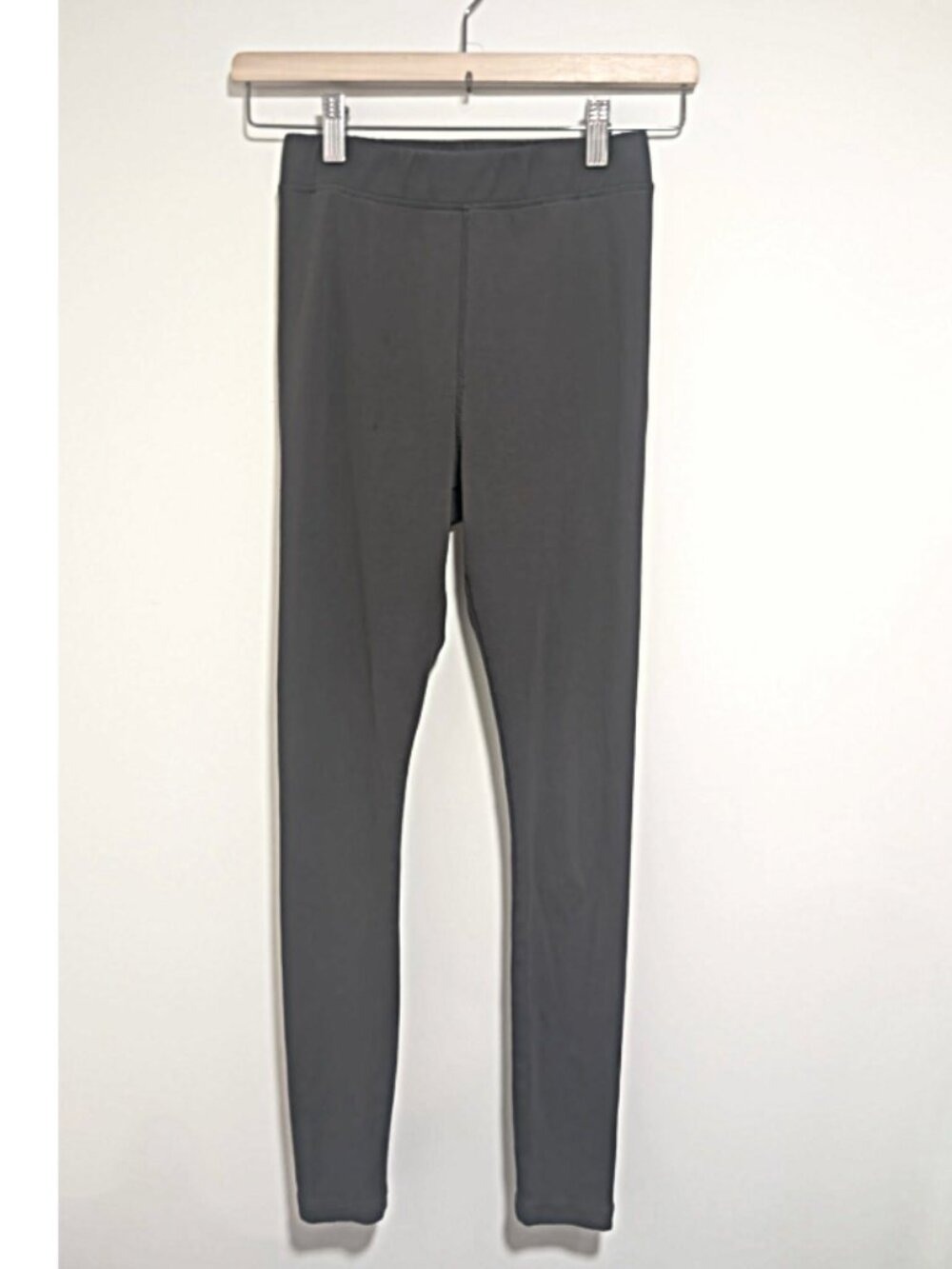 Brunette The Label | Ribbed High Rise Leggings In Charcoal - Picture 2 of 9